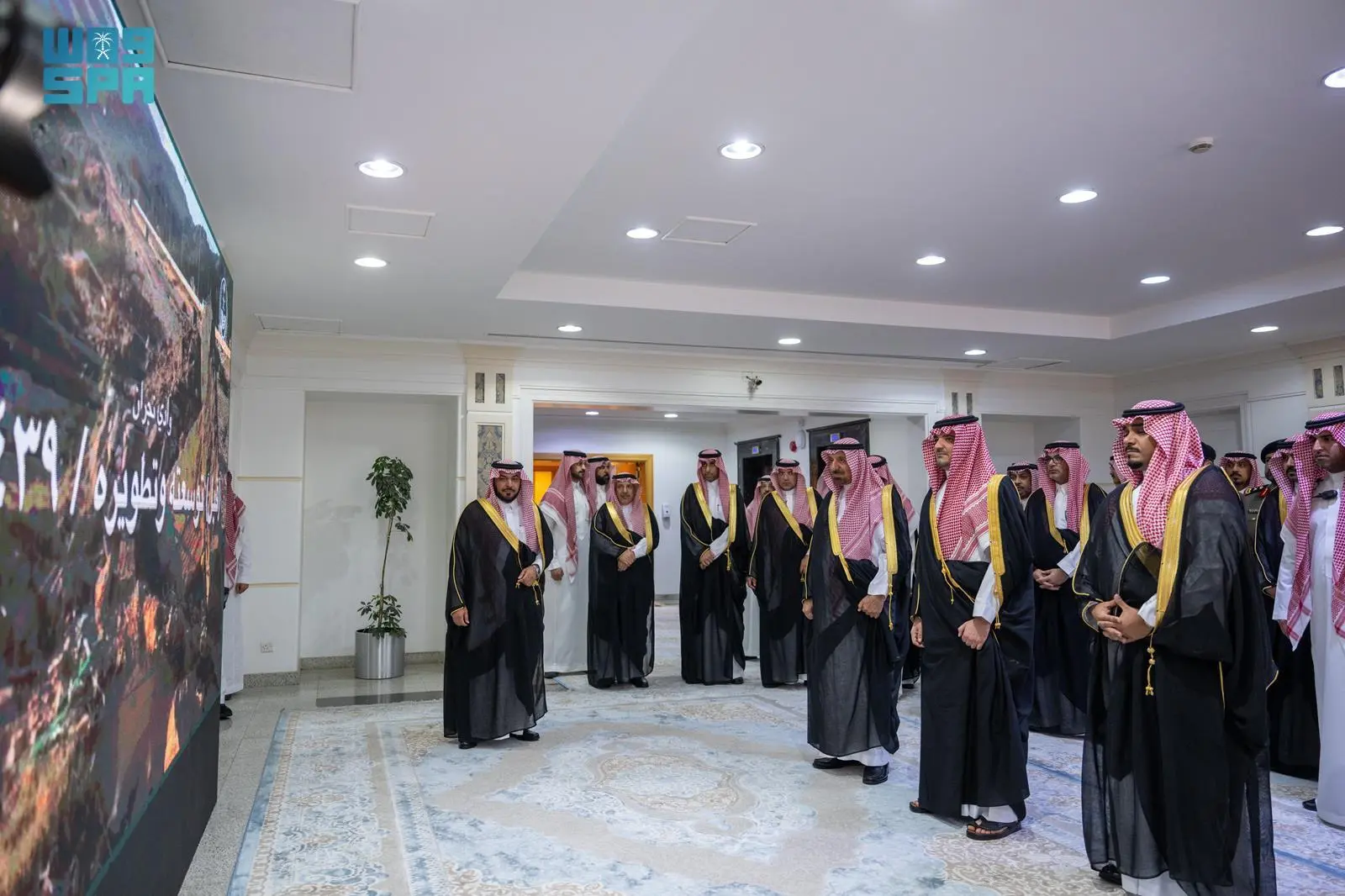 محليات السعودية: الأمير عبدالعزيز بن سعود يلتقي أمير منطقة نجران ويطلع على عدد من المبادرات التنموية في المنطقة