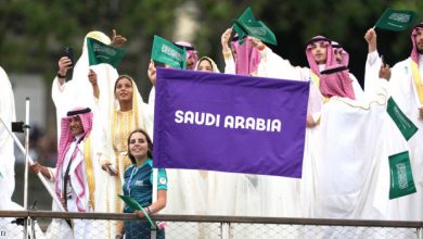 بـ «البشت والدراعة».. إطلالة سعودية فاخرة في الأولمبياد